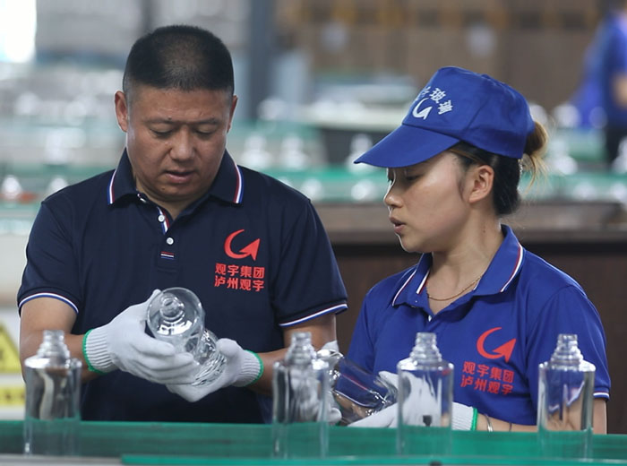 ​乐动平台荣耀｜集团董事长黄云彬获评推动泸县经济高质量发展先进个人