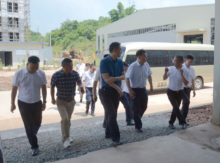 内江市市长李丹一行莅临乐动平台实业基地调研